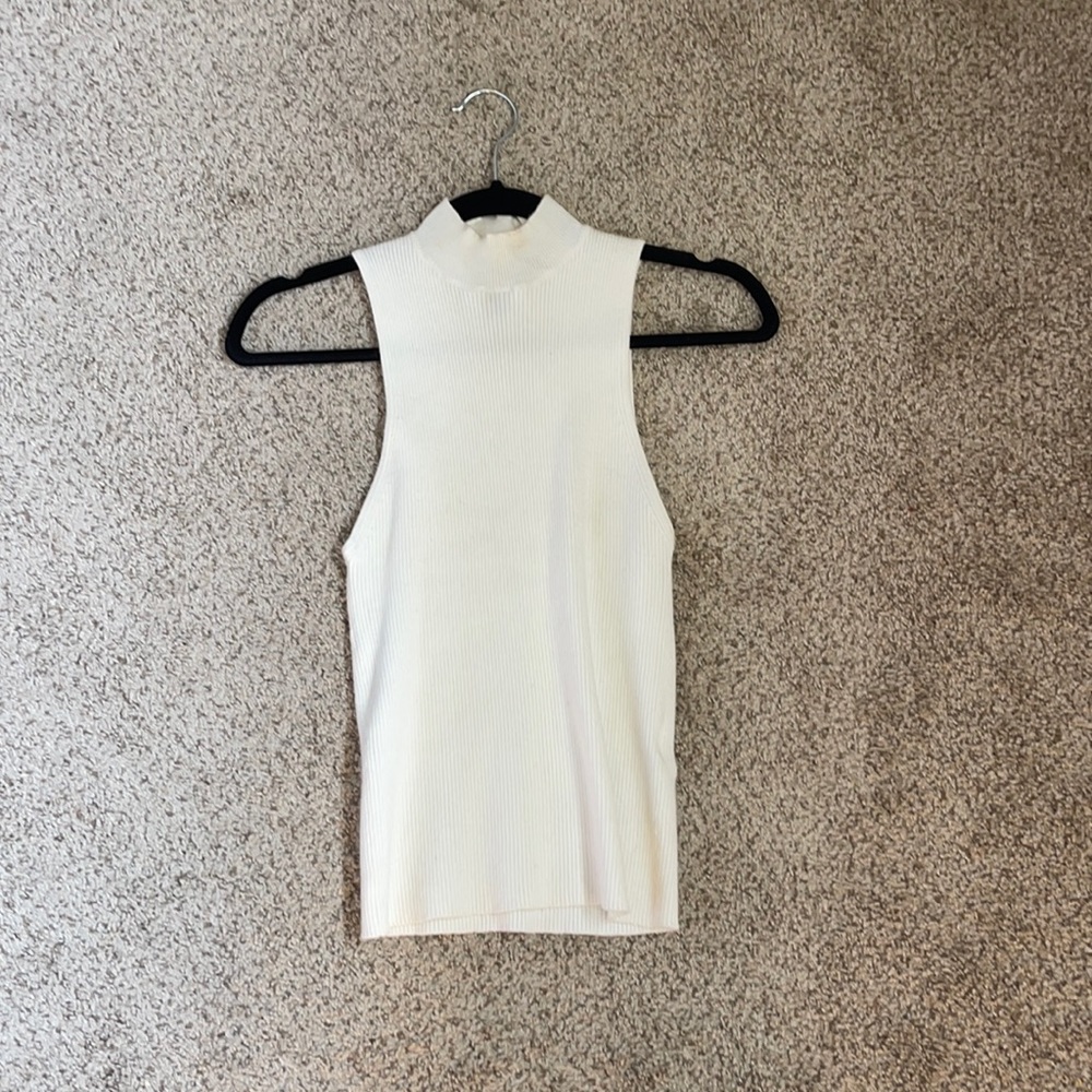 Women’s turtle neck size medium
